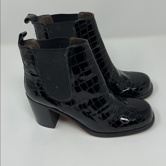 Guess Booties - Picture 2 of 7